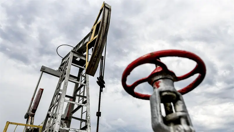 El petróleo Brent desciende un 1,47 % hasta los 62,39 dólares