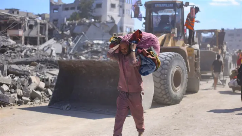Comienzan a retirar los escombros y abrir las calles en Gaza tras el alto el fuego