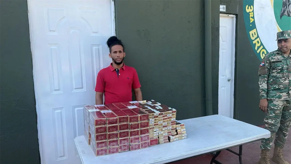 Ejército ocupa vehículo en el que ocultaban más de 16 mil cigarrillos ilícitos en Santiago Rodríguez