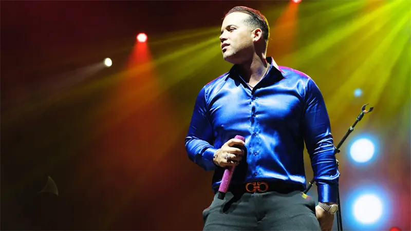 El Blachy inicia su gira europea "En Romántiqueo Euro Tour 2025"