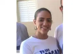 Colegio de Abogados entrega a miembro señalada en accidente que causó muerte de joven en Montecristi