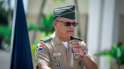 Ministro de Defensa realiza visita de trabajo a la Base Naval "27 de Febrero"