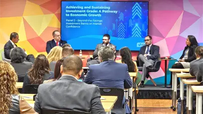 Ministro Mag&iacute;n D&iacute;az desarrolla agenda de trabajo en las Reuniones Anuales del Banco Mundial y el FMI