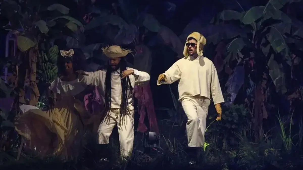 Santana aplaude que Bad Bunny cante en el SuperBowl y desmiente críticas al puertorriqueño
