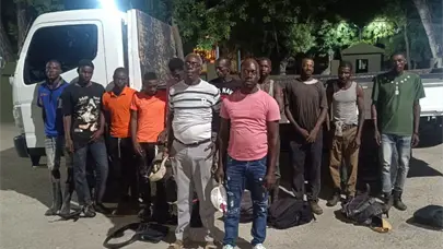 Detienen a dos hombres que transportaban a 10 haitianos indocumentados en camión en Bahoruco