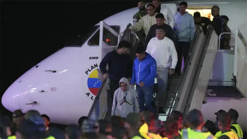 Llegan a Venezuela 153 connacionales deportados en un vuelo proveniente de EE.UU.