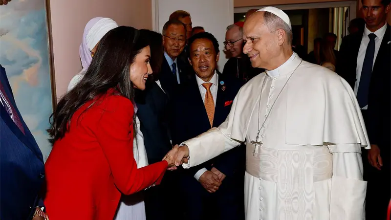 La reina Letizia y el papa León XIV denuncian en la FAO el hambre como arma de guerra