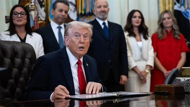 Más de veinte estados demandan al Gobierno Trump por cancelar fondos para energía solar
