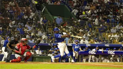 Tigres del Licey derrotan 4-3 a los Leones del Escogido