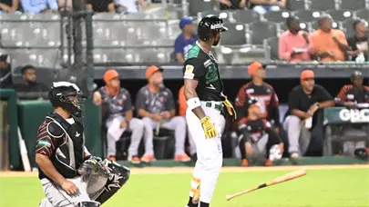 Triunfan las Estrellas ante los Toros en su noche inaugural