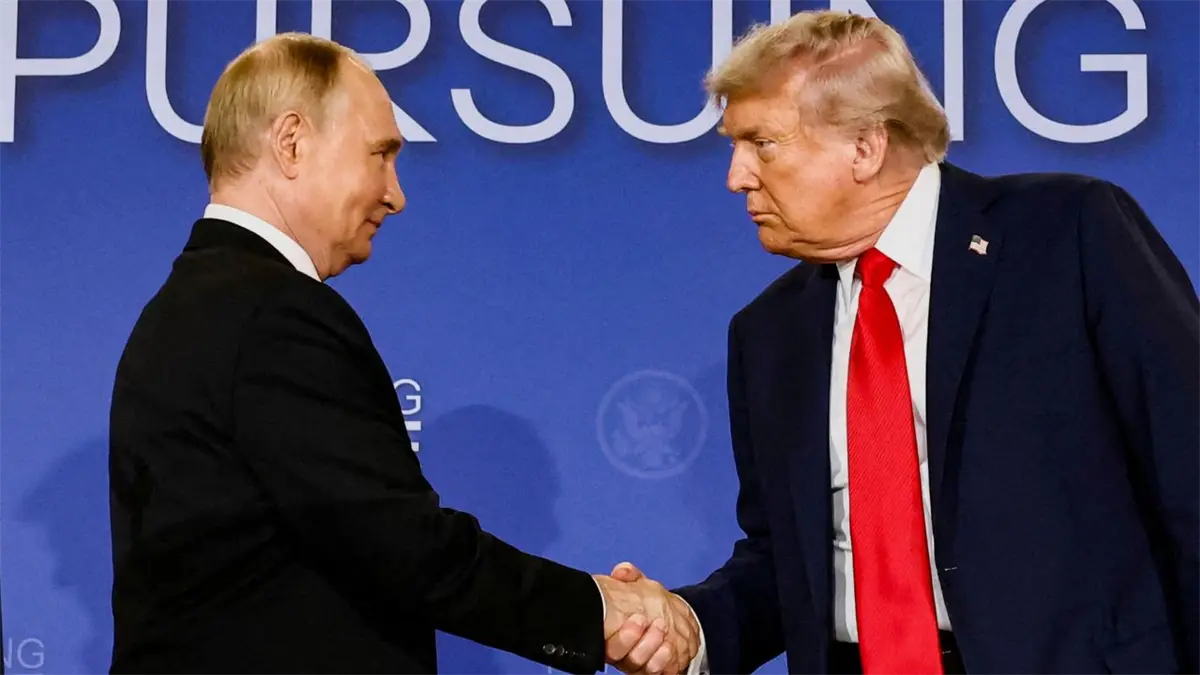 El presidente de Rusia, Vladímir Putin; y el presidente de Estados Unidos, Donald Trump.