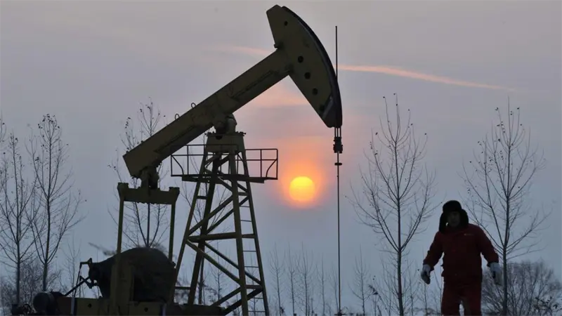 El petróleo Brent sube un 0,38 %, hasta los 61,29 dólares