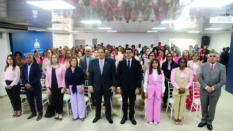Ministro de Salud llama a fortalecer la prevención y detección oportuna del cáncer de mama