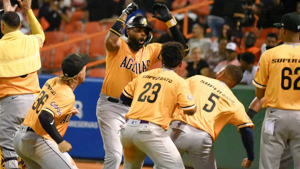 Águilas Cibaeñas derrotan a Toros del Este 11-4 en La Romana