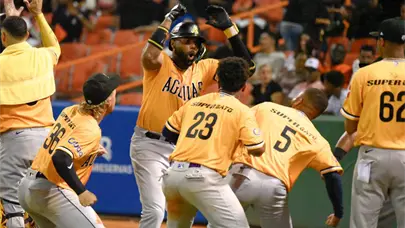 Águilas Cibaeñas derrotan a Toros del Este 11-4 en La Romana