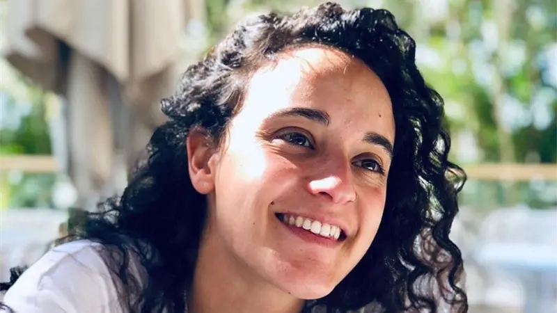 Emily Damari, exrehén en Gaza, critica el veto a hinchas israelíes en Inglaterra