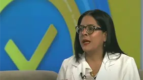 Mujeres con antecedentes familiares de cáncer deben chequearse las mamas desde los 25 años, advierte oncóloga