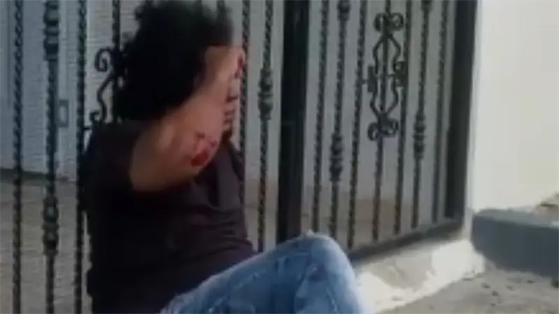 Comunitarios atrapan y golpean a presunto atracador en Moca