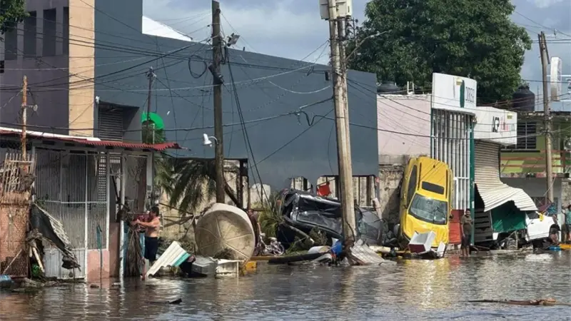 México eleva a 76 fallecidos y baja a 39 desaparecidos por lluvias intensas en 5 estados