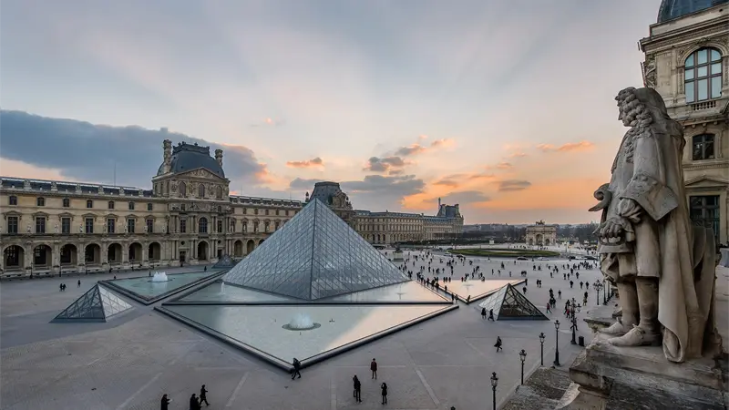 ¡Robo en el Museo del Louvre! Sustraen joyas con un valor patrimonial e histórico inestimable