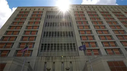 Declaran culpable a exguardia de c&aacute;rcel de Nueva York por muerte de reo tras paliza grupal