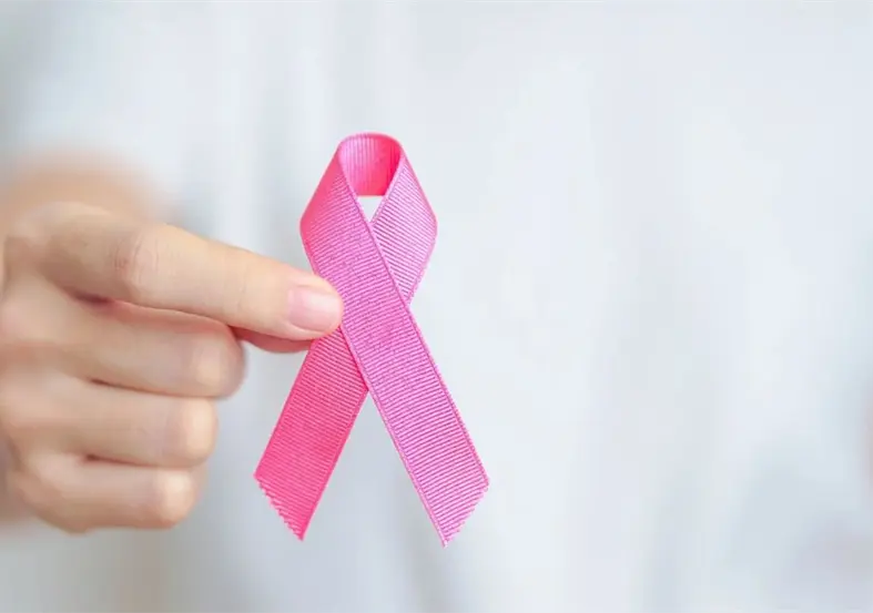 Madre lucha contra el cáncer de mama en etapa cuatro