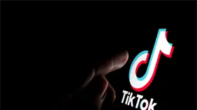 TikTok gana dinero con las inseguridades de los adolescentes, alerta un informe de AI