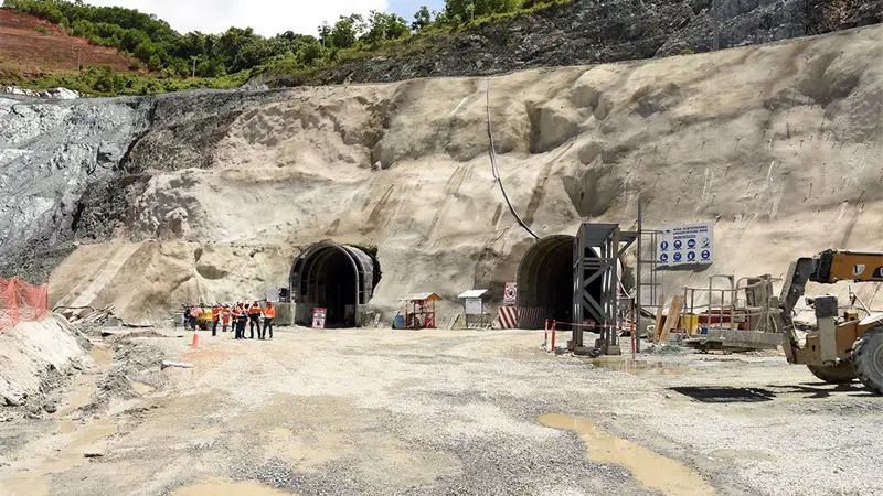 80 trabajadores evacuados tras deslizamiento en mina de Cormidom