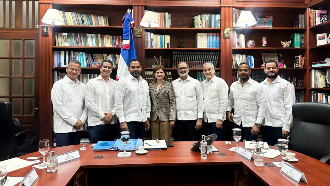ASNEP presenta plan estratégico a vicepresidenta Raquel Peña