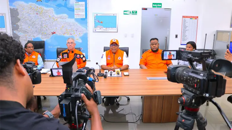 Defensa Civil activa provinciales ante posible paso de tormenta tropical Melissa sobre el país