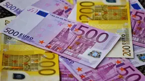 El euro cae a 1,16 dólares ante expectativas de acuerdo comercial entre EEUU y China