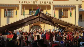 Madagascar inicia una nueva era política tras el golpe bajo la prudente mirada de la juventud