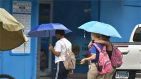 Se registra baja asistencia de estudiantes en algunas escuelas este martes