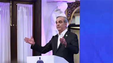 Presidente Abinader encabeza reunión de emergencia por avance de tormenta tropical Melissa