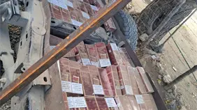 Ejército ocupa camioneta con cargamento de 100,000 cigarrillos en zona costera de Montecristi