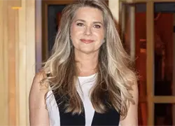 De villana de telenovelas a heroína de la vida real: Sonya Smith revela que ahora trabaja como enfermera en EE.UU.