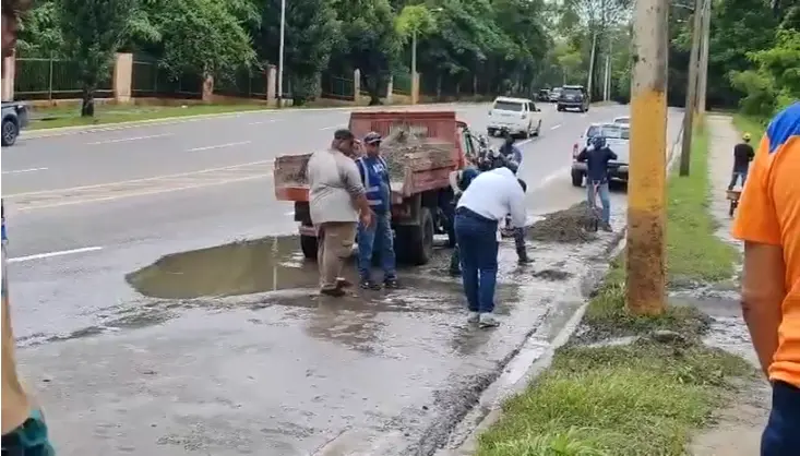 Alcaldesa de Santo Domingo Norte supervisa zonas vulnerables por tormenta Melissa