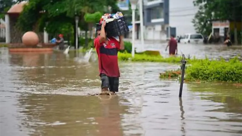 Asciende a 79 el número de muertos por intensas lluvias e inundaciones en México