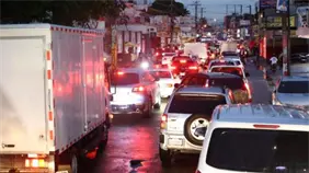 Caos en Santo Domingo tras salida masiva de empleados por paso de tormenta tropical Melissa