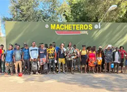 Ejército detiene a 42 nacionales haitianos en condición migratoria irregular durante operativo en Mao