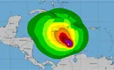 Jamaica emite estado de emergencia para hospitales y cierra escuelas por tormenta Melissa