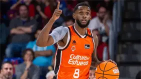 Jean Montero lidera el ataque del Valencia sobrevive en Milán
