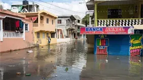 Vecinos de Arroyo Bonito en Manoguayabo sufren inundaciones tras fuertes aguaceros