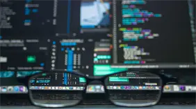 OpenAI reta a las tech, la nube de Amazon falla y otros clics tecnológicos en América