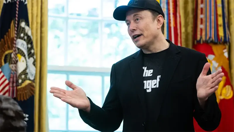 Musk asegura que el robot Optimus de Tesla acabará con la pobreza en todo el mundo