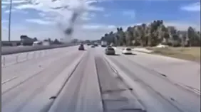 Tráiler pierde el control y provoca mortal accidente en cadena en autopista