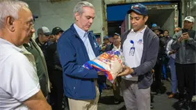 Luis Abinader supervisa entrega de ayuda tras paso de Melissa