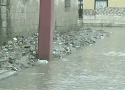 Inundaciones y calles intransitables en Santo Domingo Oeste