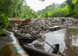 Ministro Medio Ambiente y alcaldesa supervisan acciones ante tormenta Melissa