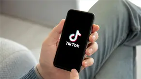 Una ONG denuncia a Tik Tok y Grindr por compartir datos sobre la sexualidad de usuarios